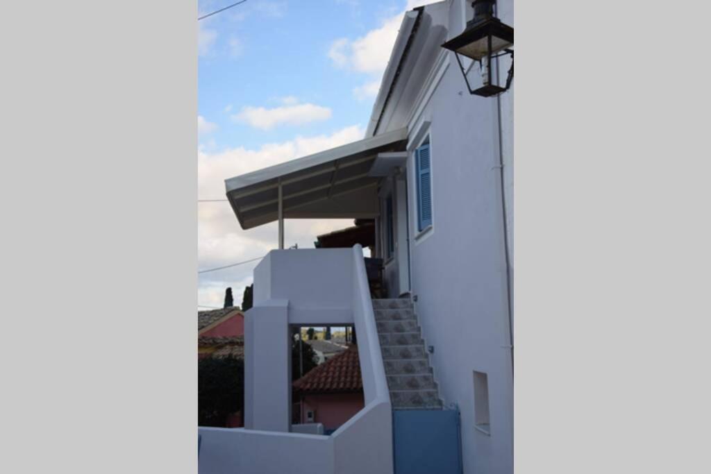 Laundry House Apartamento Sinarádes Exterior foto